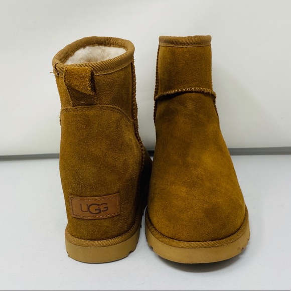 UGG Classic Femme Mini Wedge Boot*US 6,10 $190 - Picture 2 of 7
